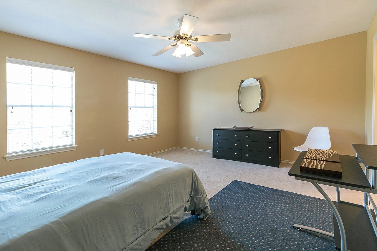 Private room at Hearthstone House